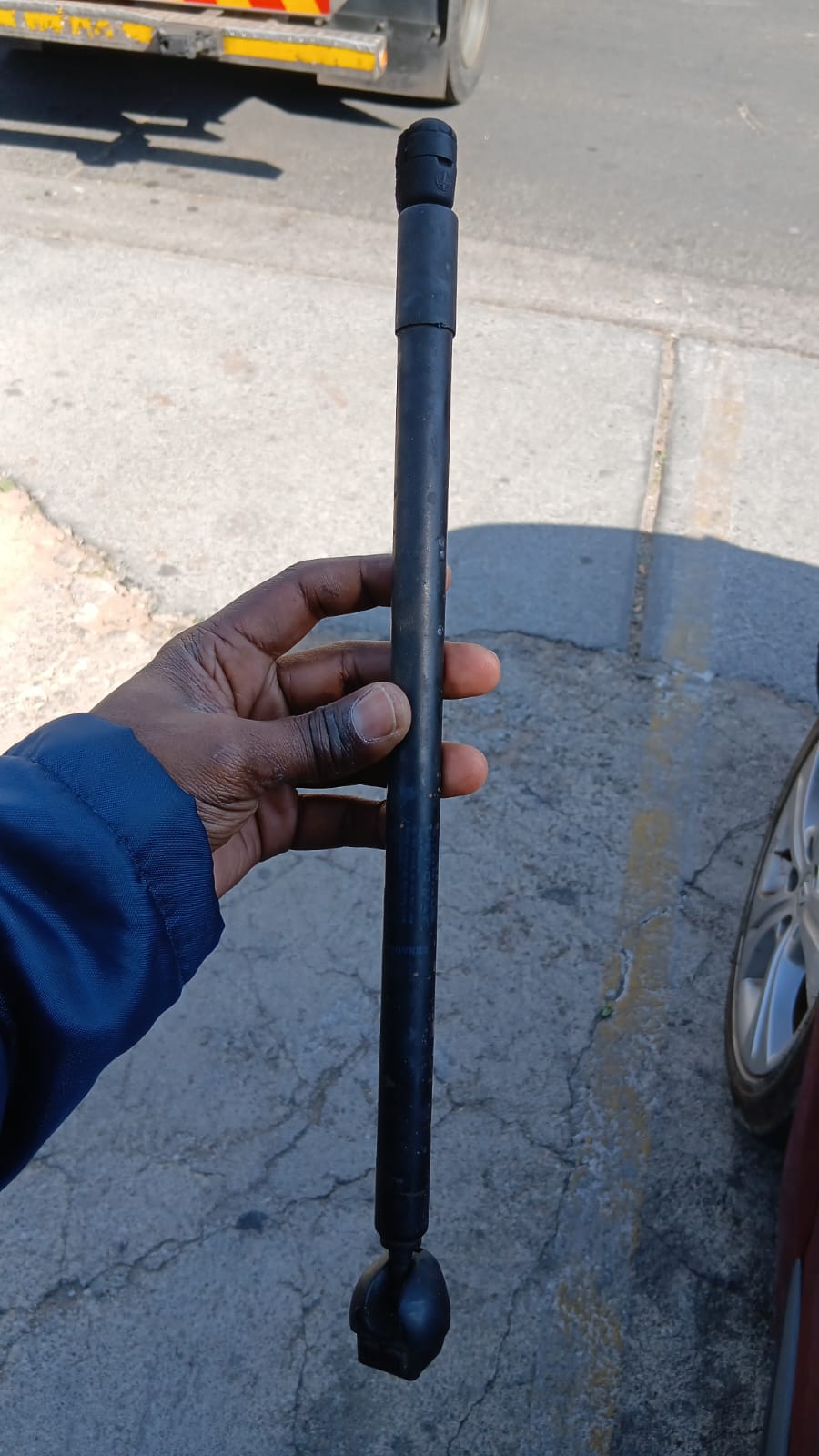 Correctly sized gas lift strut fitted to a trailer lid in Gauteng